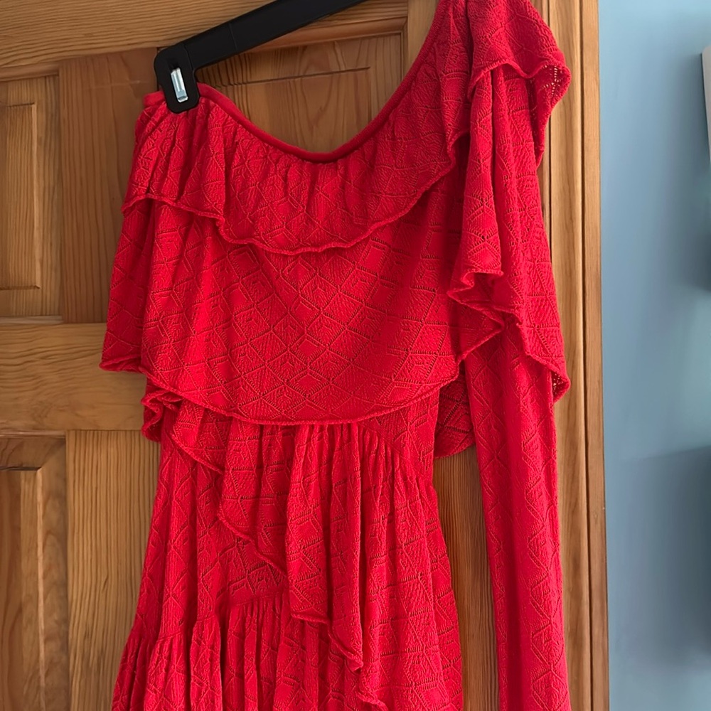 Super cute House of Harlow x revolve red dress!